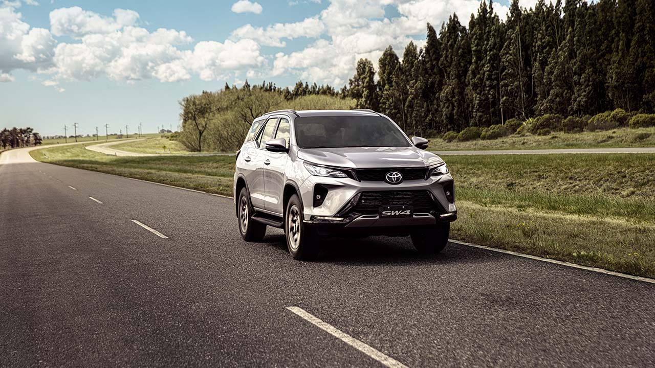 Toyota SW4 lidera segmento de SUVs grandes no primeiro semestre de 2026